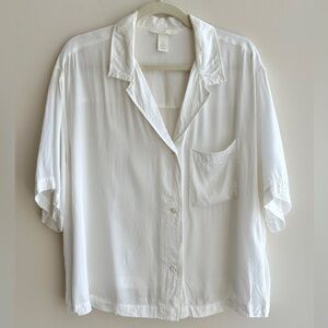 H&M Women’s Short Sleeve Button Down Camp Shirt, Pocket Tee, Size Large
